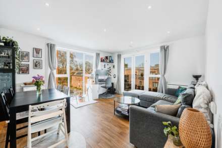 Myers Court, Brentford, Image 2