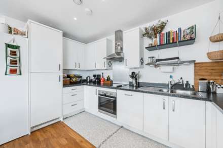 Myers Court, Brentford, Image 4