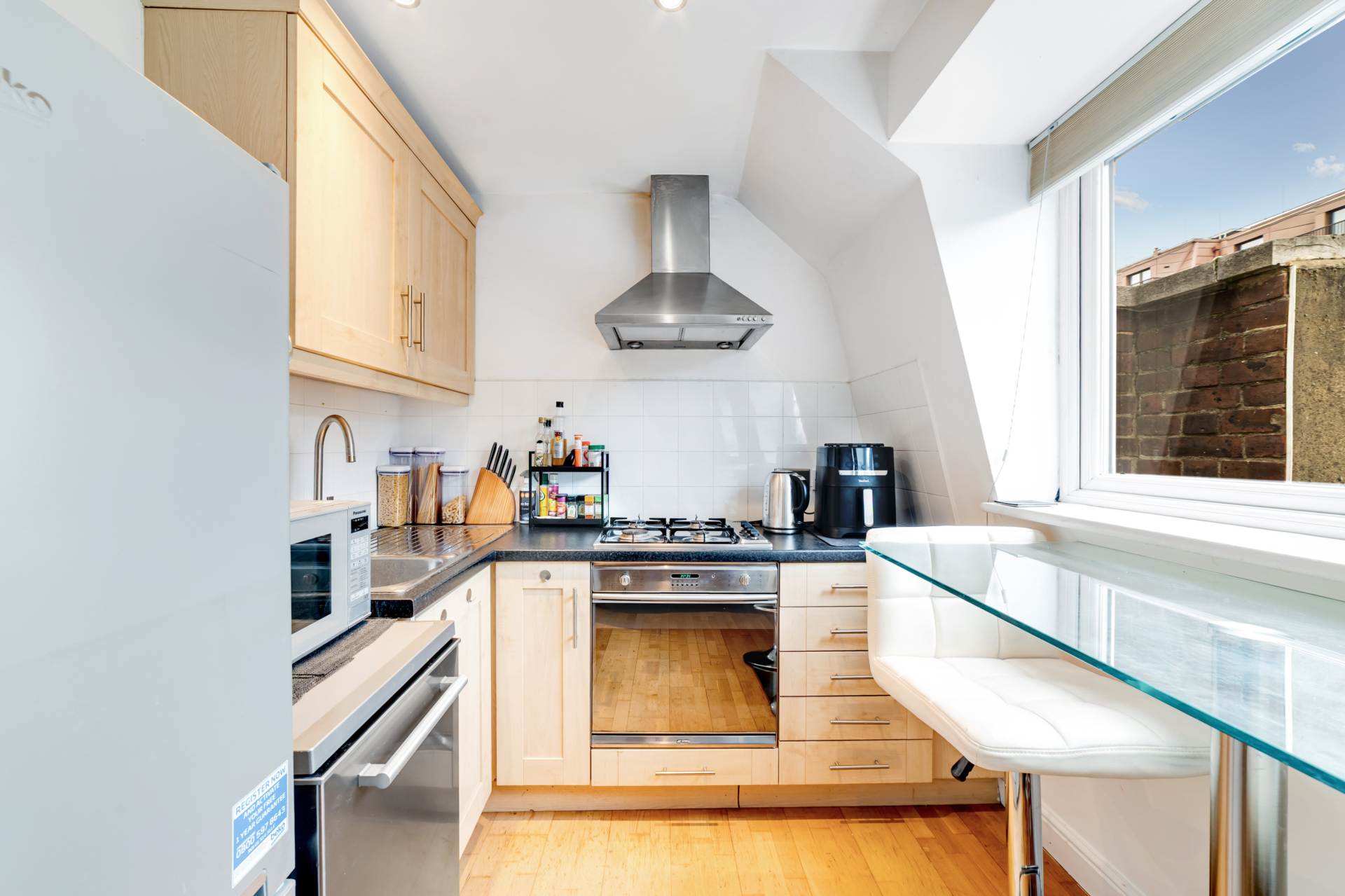 High Street, Brentford, Image 5