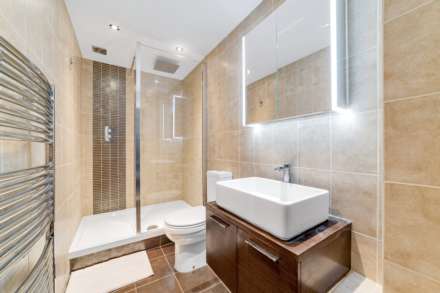 High Street, Brentford, Image 8