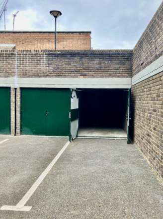 Otho Court, Brentford Dock, Image 10