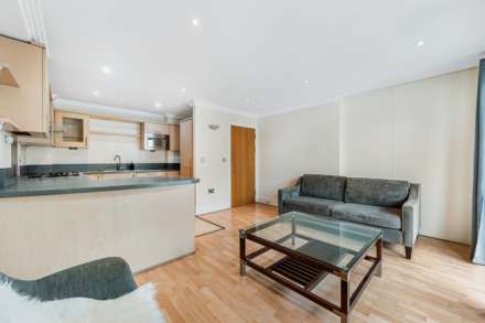 Moorings House, Brentford, Image 4