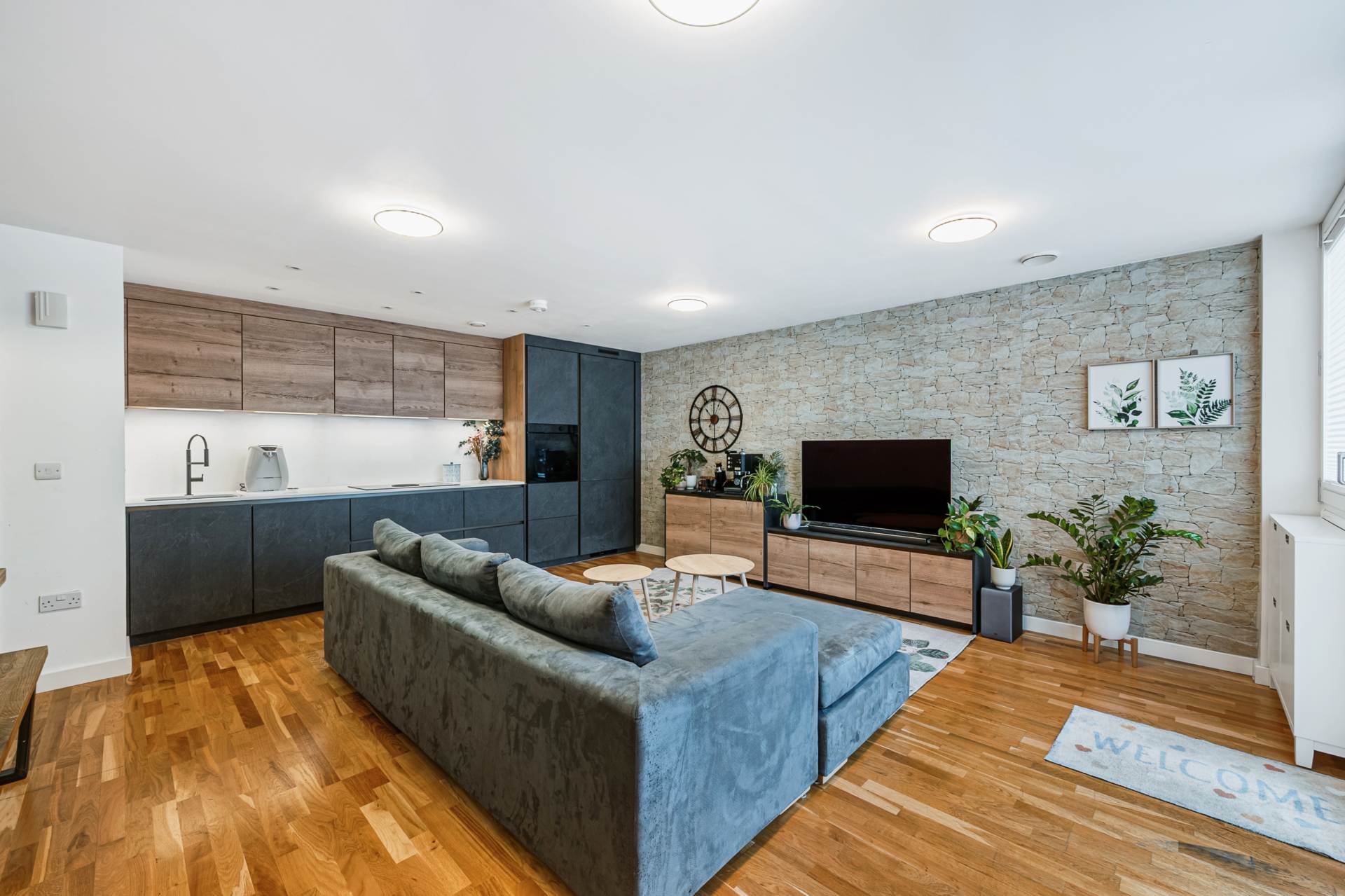 Baltic Avenue, Brentford, Image 3