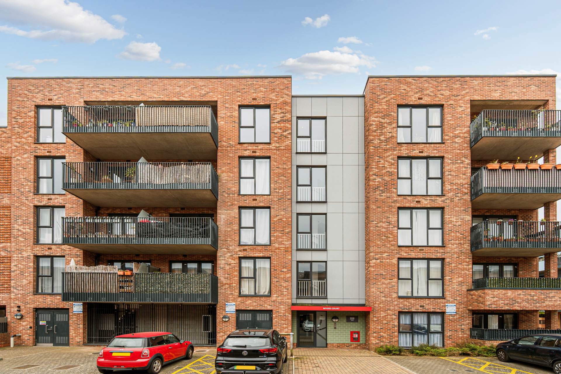 Myers Court, Brentford, Image 16