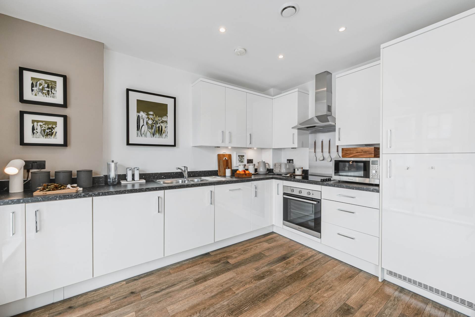 Myers Court, Brentford, Image 3