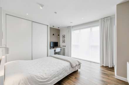 Myers Court, Brentford, Image 13