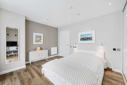 Myers Court, Brentford, Image 11