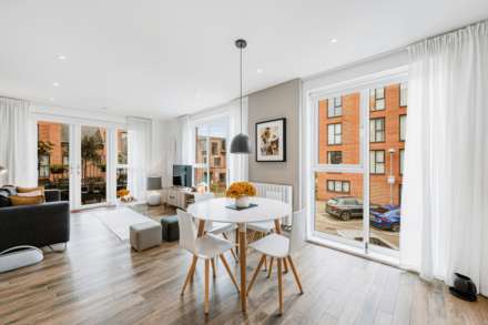 Myers Court, Brentford, Image 2