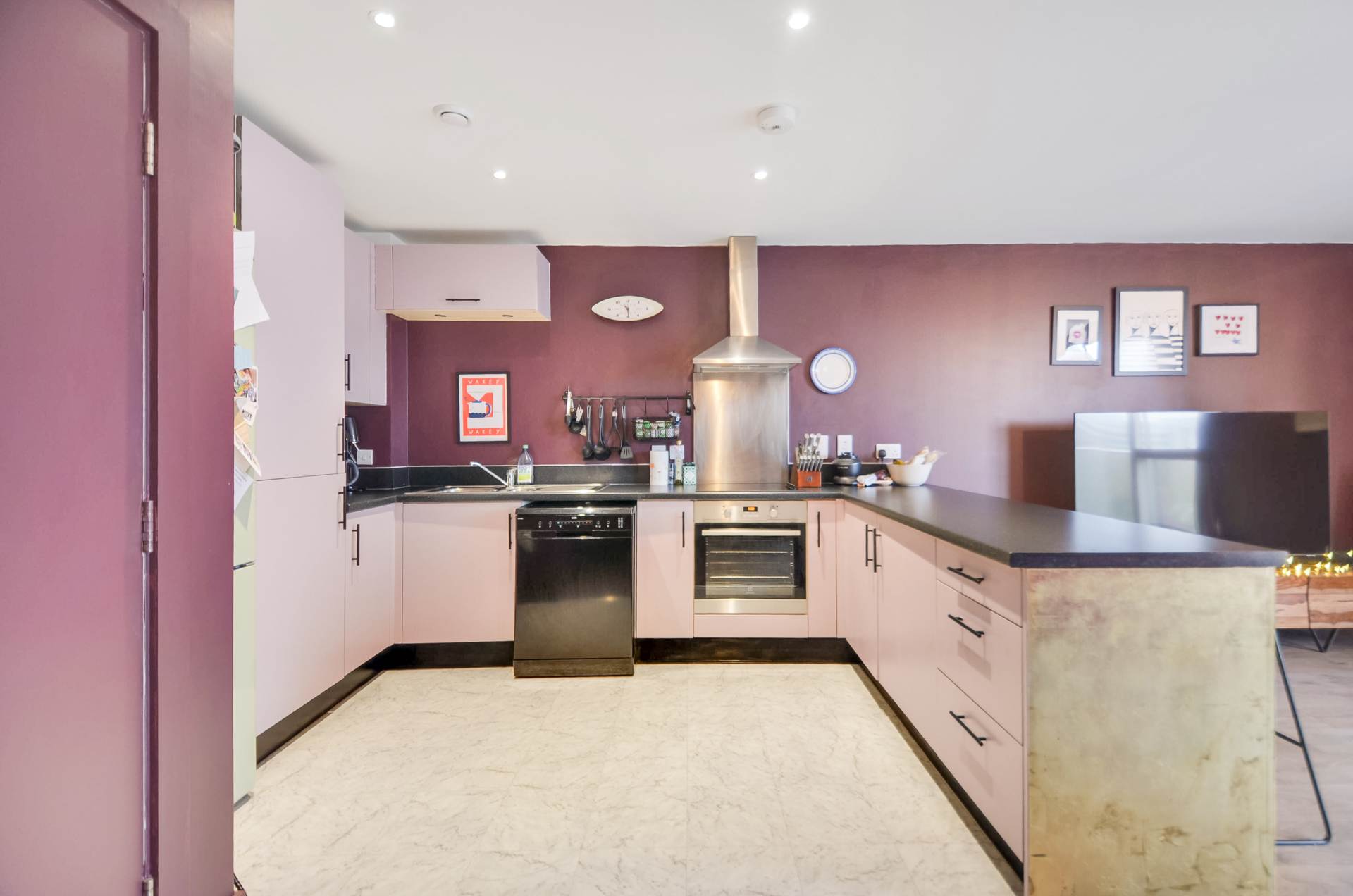 Metropolitan House, Pump House Crescent, Kew Bridge West, Brentford, Image 3