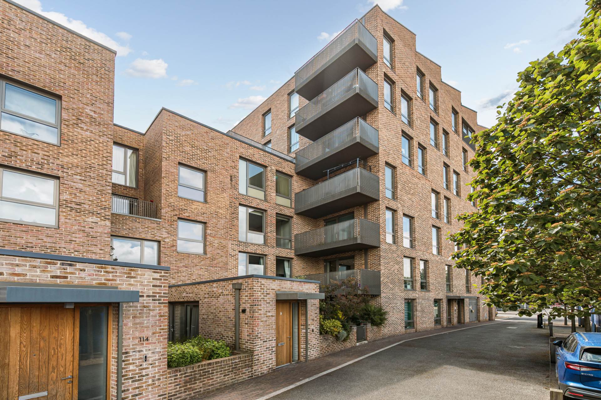 Isambard Court, Paddlers Avenue, Brentford, Image 1