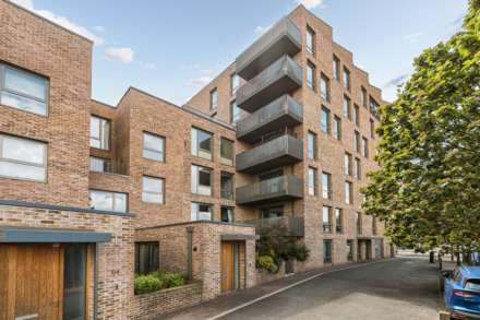 Isambard Court, Paddlers Avenue, Brentford, Image 1