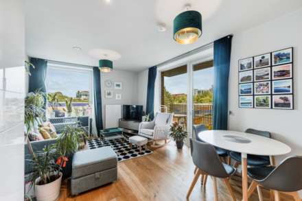 Isambard Court, Paddlers Avenue, Brentford, Image 2