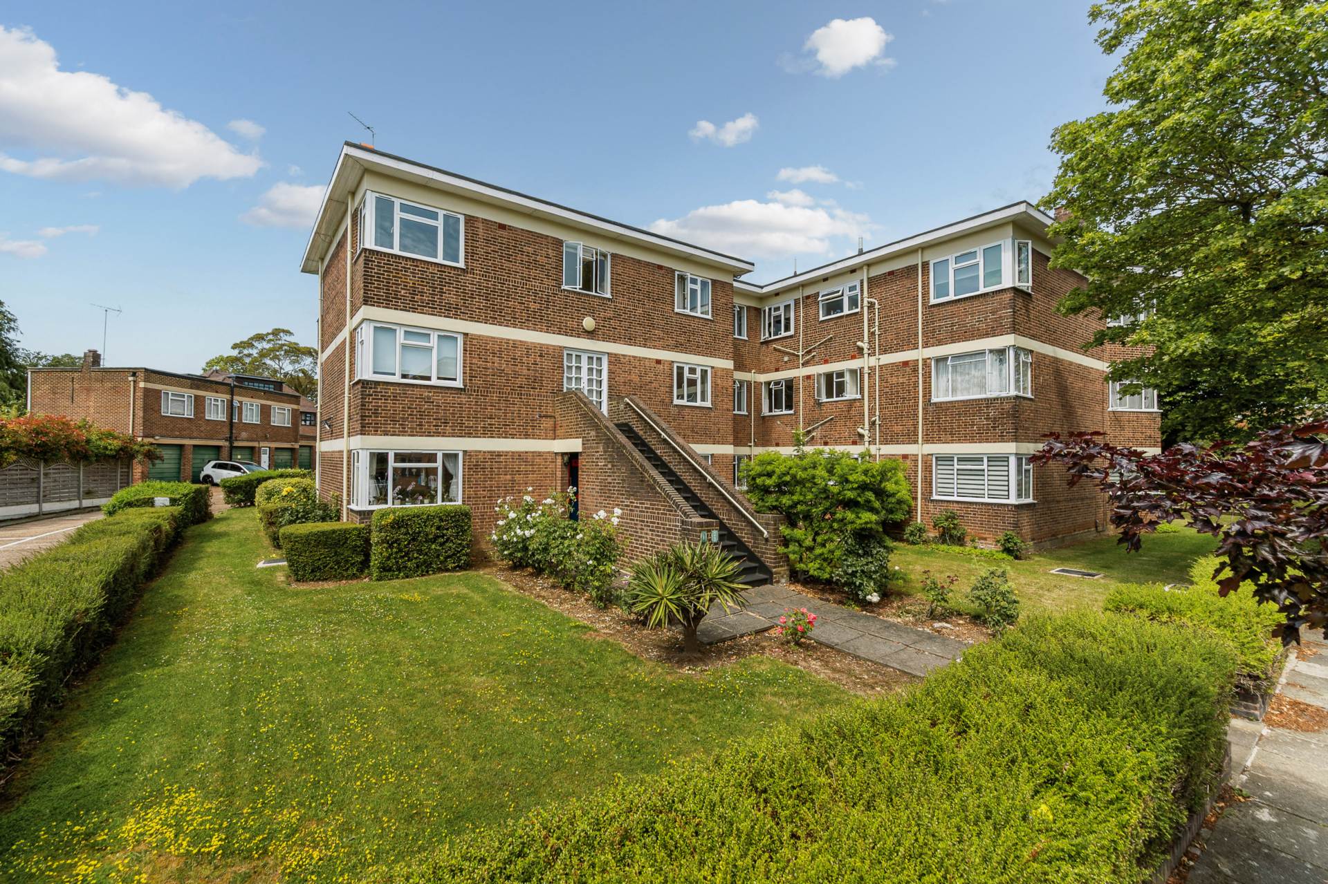 Hanger Court, Hanger Green, Image 1