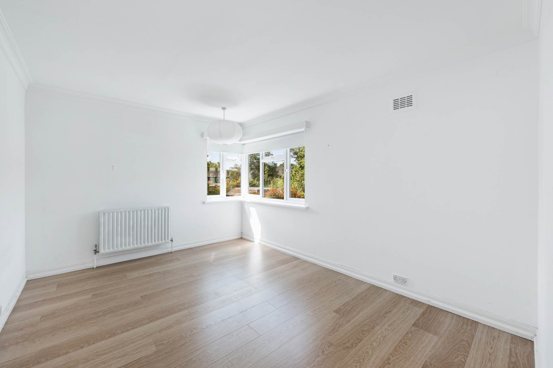 Hanger Court, Hanger Green, Image 7