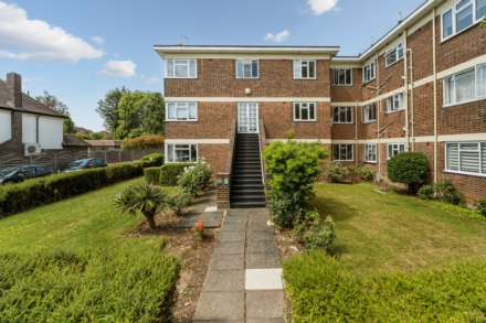 Hanger Court, Hanger Green, Image 2