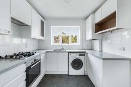 Hanger Court, Hanger Green, Image 6