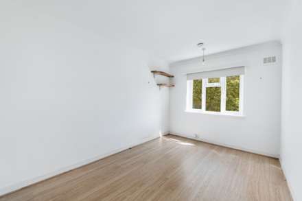Hanger Court, Hanger Green, Image 8
