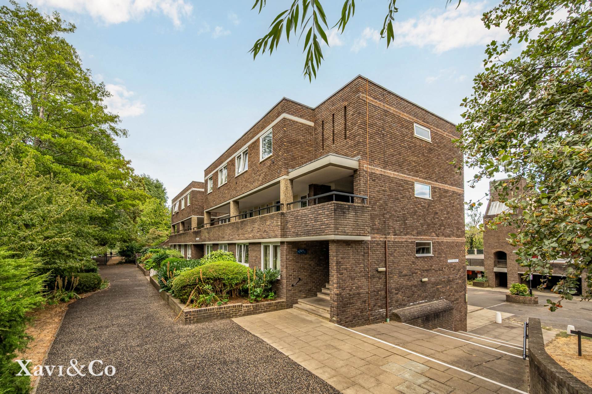 Julius Court, Brentford, Image 2