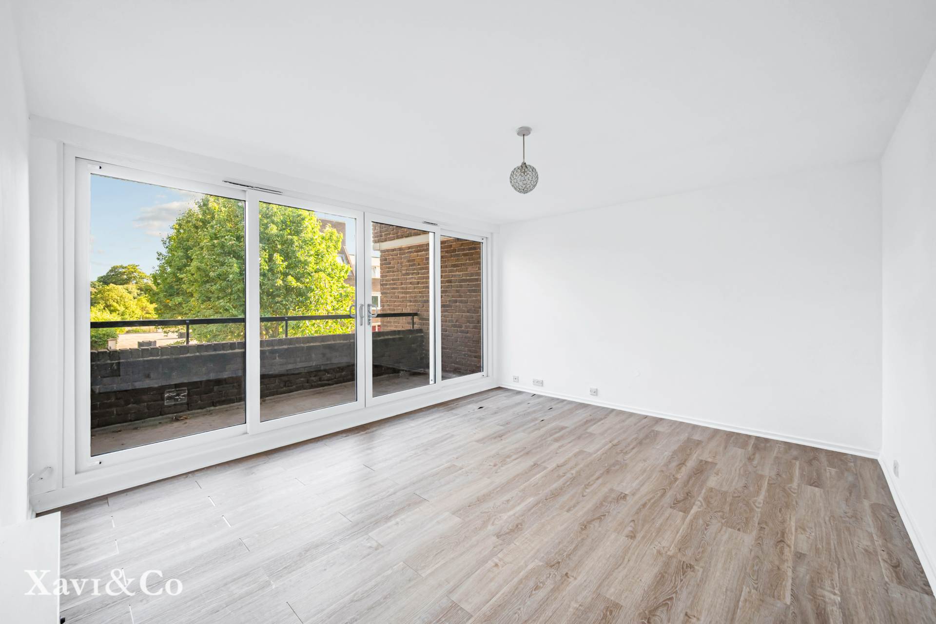 Julius Court, Brentford, Image 3