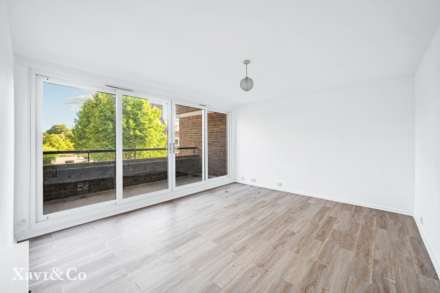 Julius Court, Brentford, Image 3