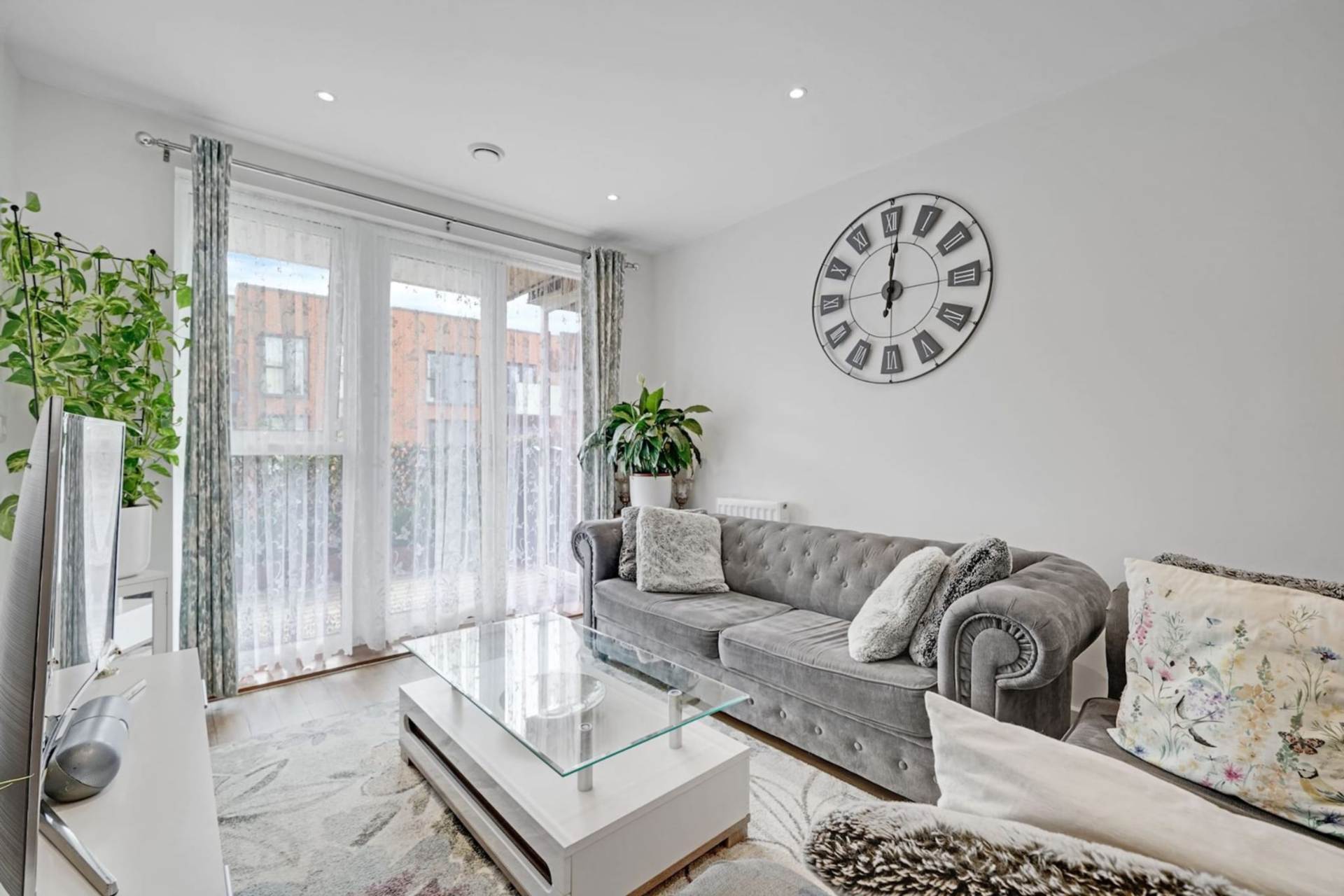 Myers Court, Brentford, Image 2
