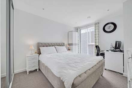 Myers Court, Brentford, Image 5