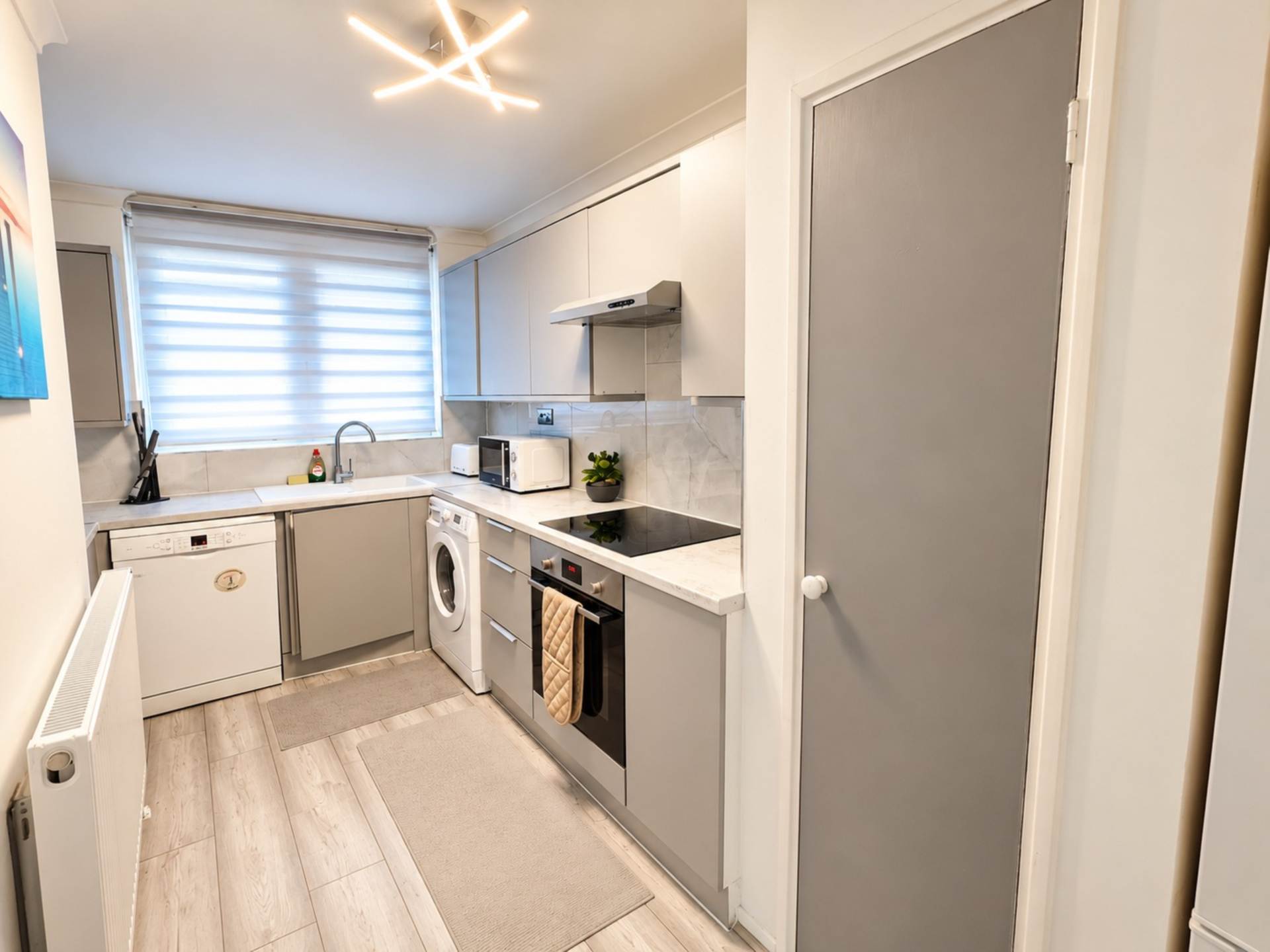 Romulus Court, Justin Close, Brentford Dock, Image 6