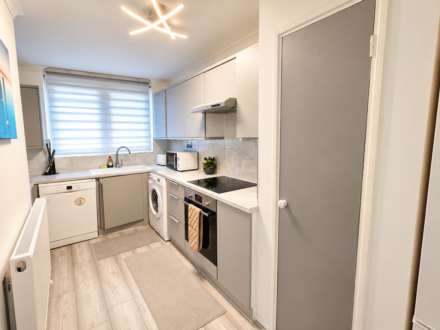 Romulus Court, Justin Close, Brentford Dock, Image 6
