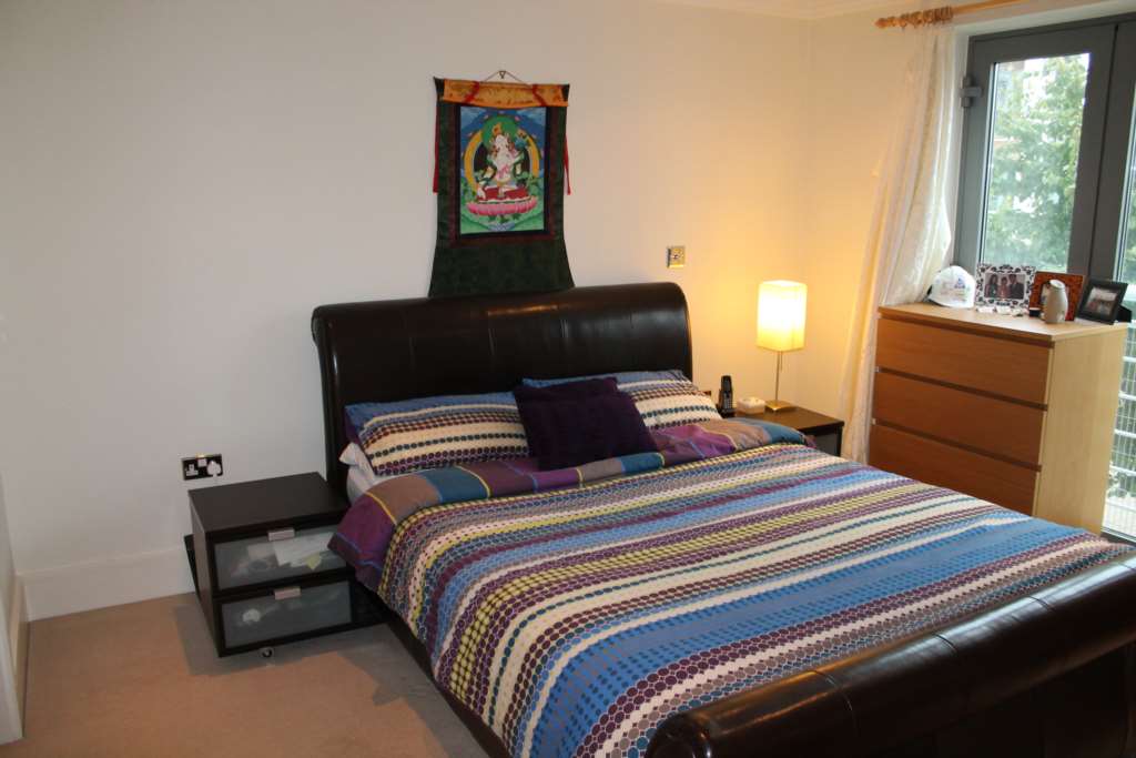 The Island, Tallow Road, Brentford, Image 2