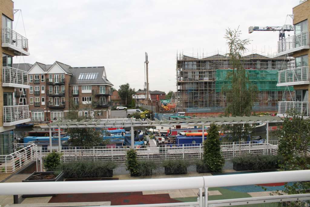 The Island, Tallow Road, Brentford, Image 4