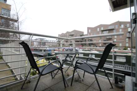 The Island, Brentford, Image 7