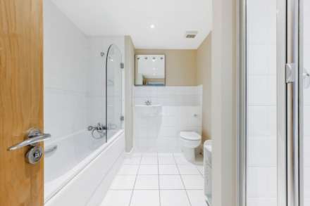 Ferry Lane, Brentford, Image 5