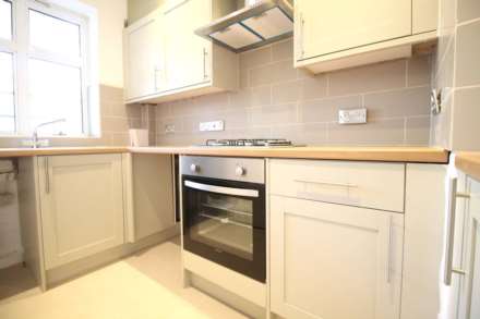 2 Bedroom Apartment, Redcliffe Close, Earls Court