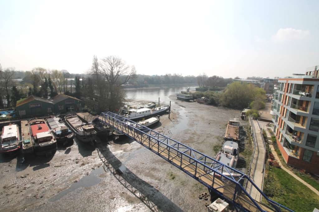 Lighterage Court, Brentford, Image 9