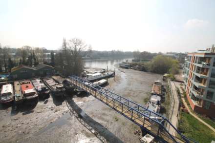 Lighterage Court, Brentford, Image 9