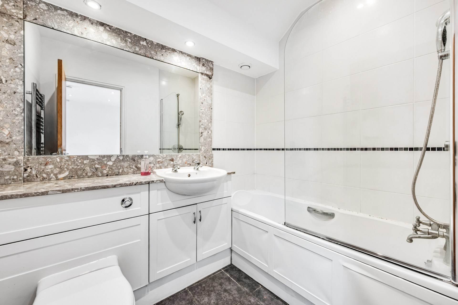 High Street, Brentford, Image 11