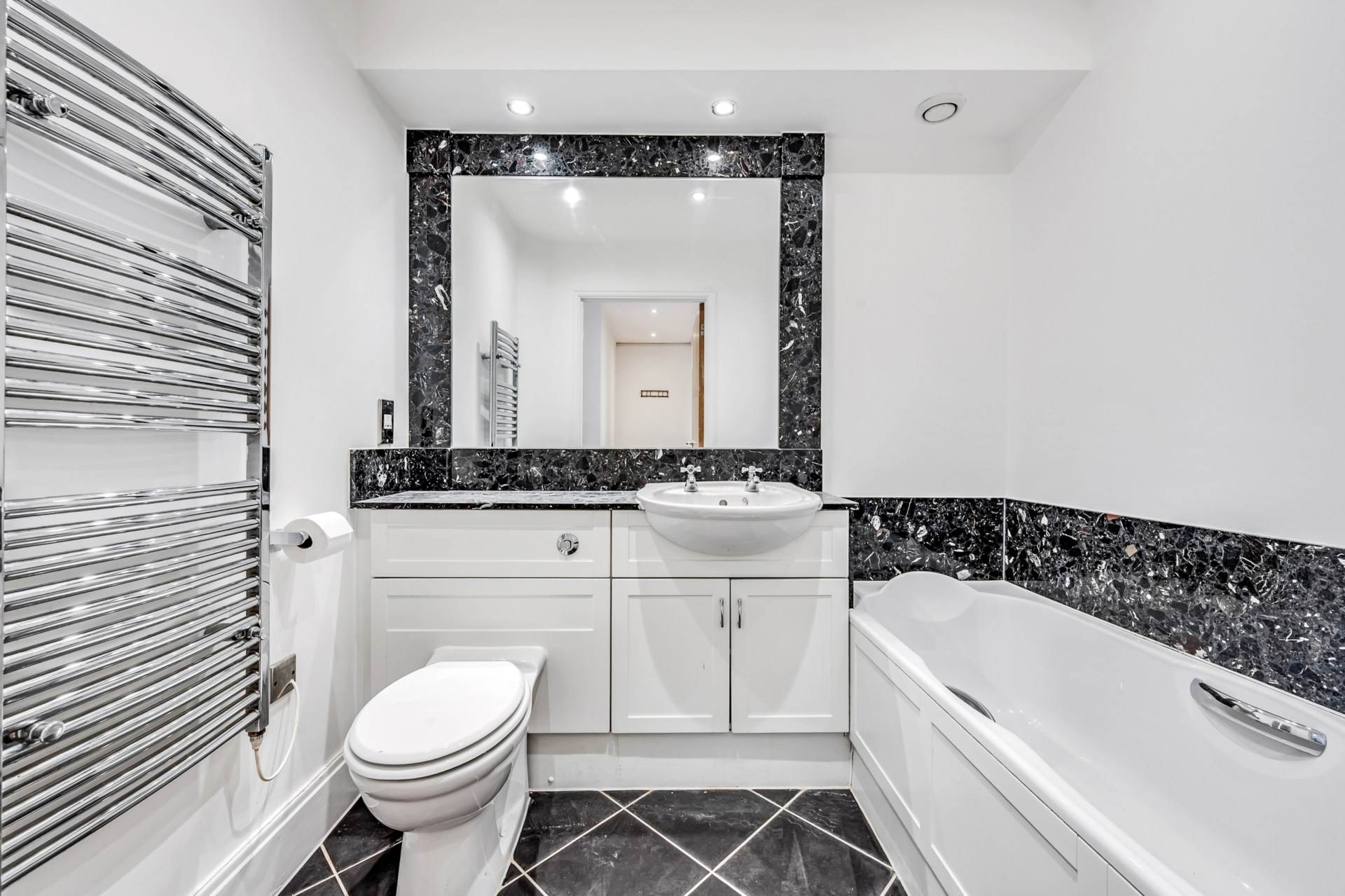 High Street, Brentford, Image 6