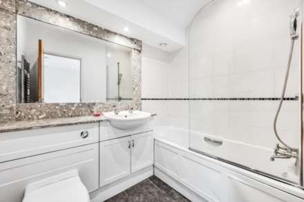 High Street, Brentford, Image 11