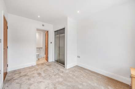 High Street, Brentford, Image 9