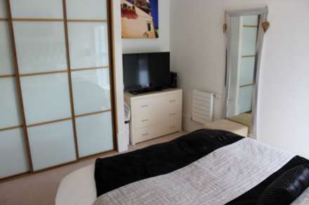 Durham Wharf Drive, Brentford, Image 5