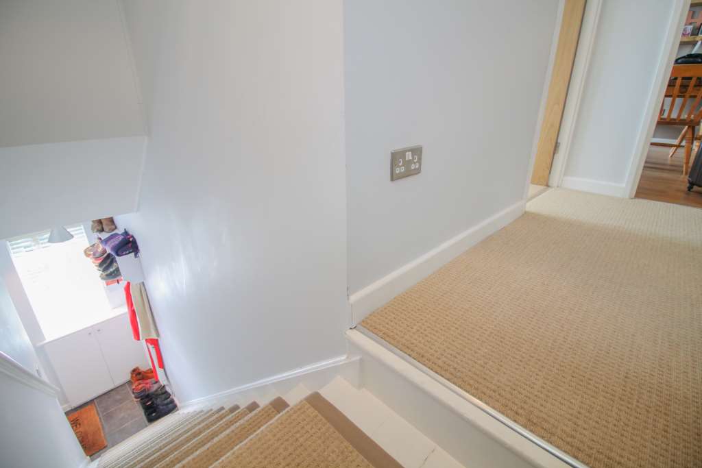 Brambles Close, Isleworth, Image 12