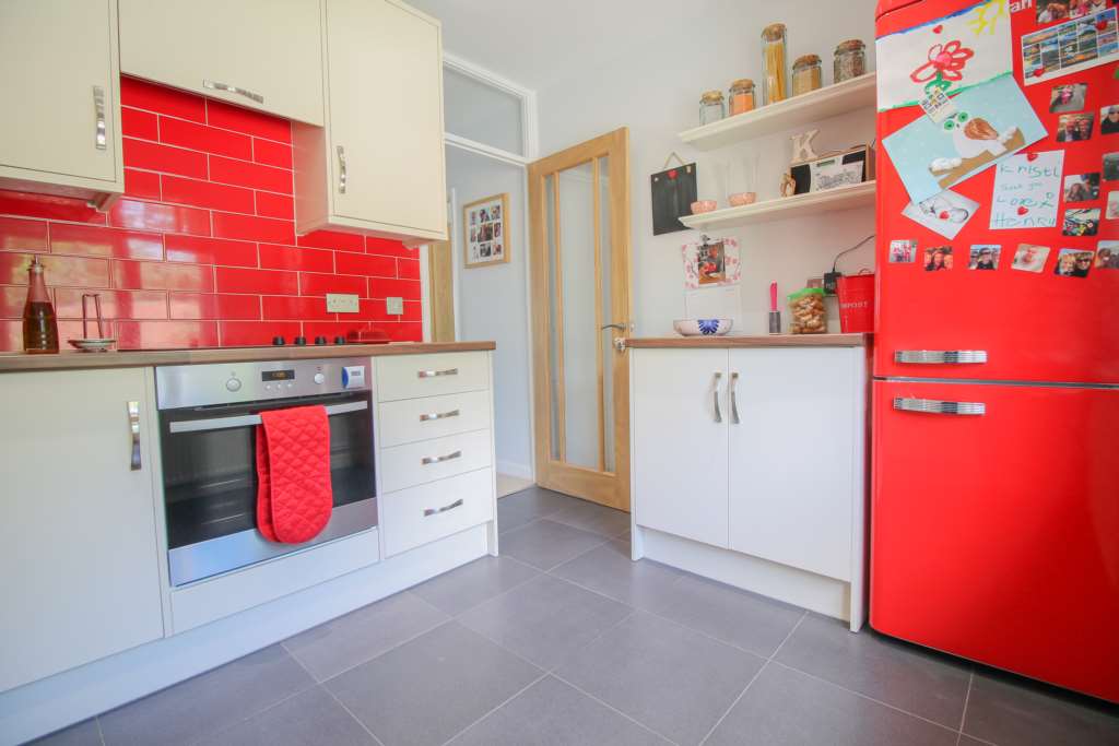 Brambles Close, Isleworth, Image 2