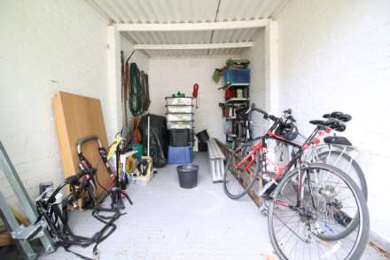 Brambles Close, Isleworth, Image 14