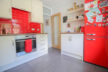 Brambles Close, Isleworth, Image 2
