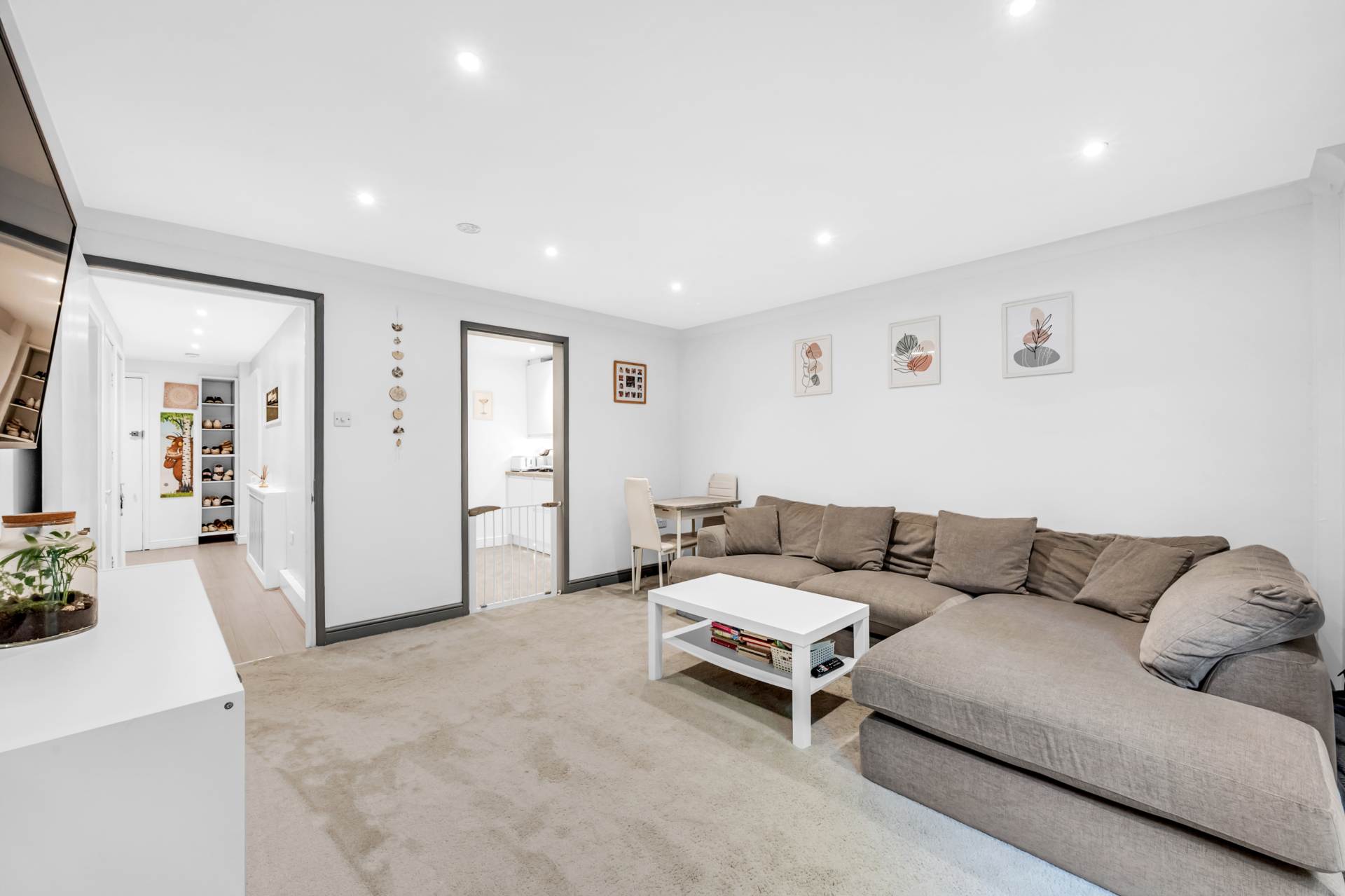 Bordeston Court,The Ham, Brentford, Image 4