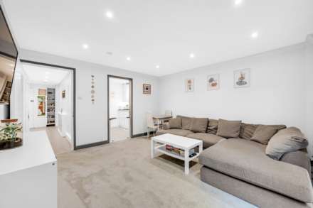 Bordeston Court,The Ham, Brentford, Image 4