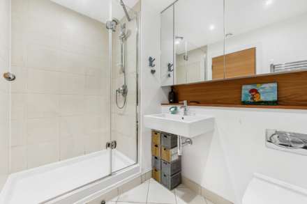 Canute House, Brentford, Image 14