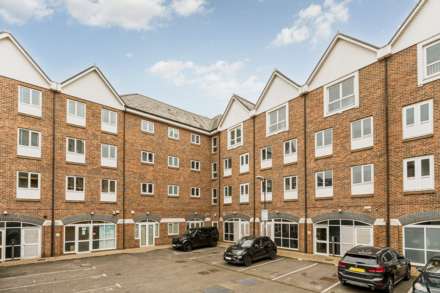 Canute House, Brentford, Image 16