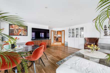Canute House, Brentford, Image 6