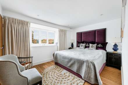 Canute House, Brentford, Image 8